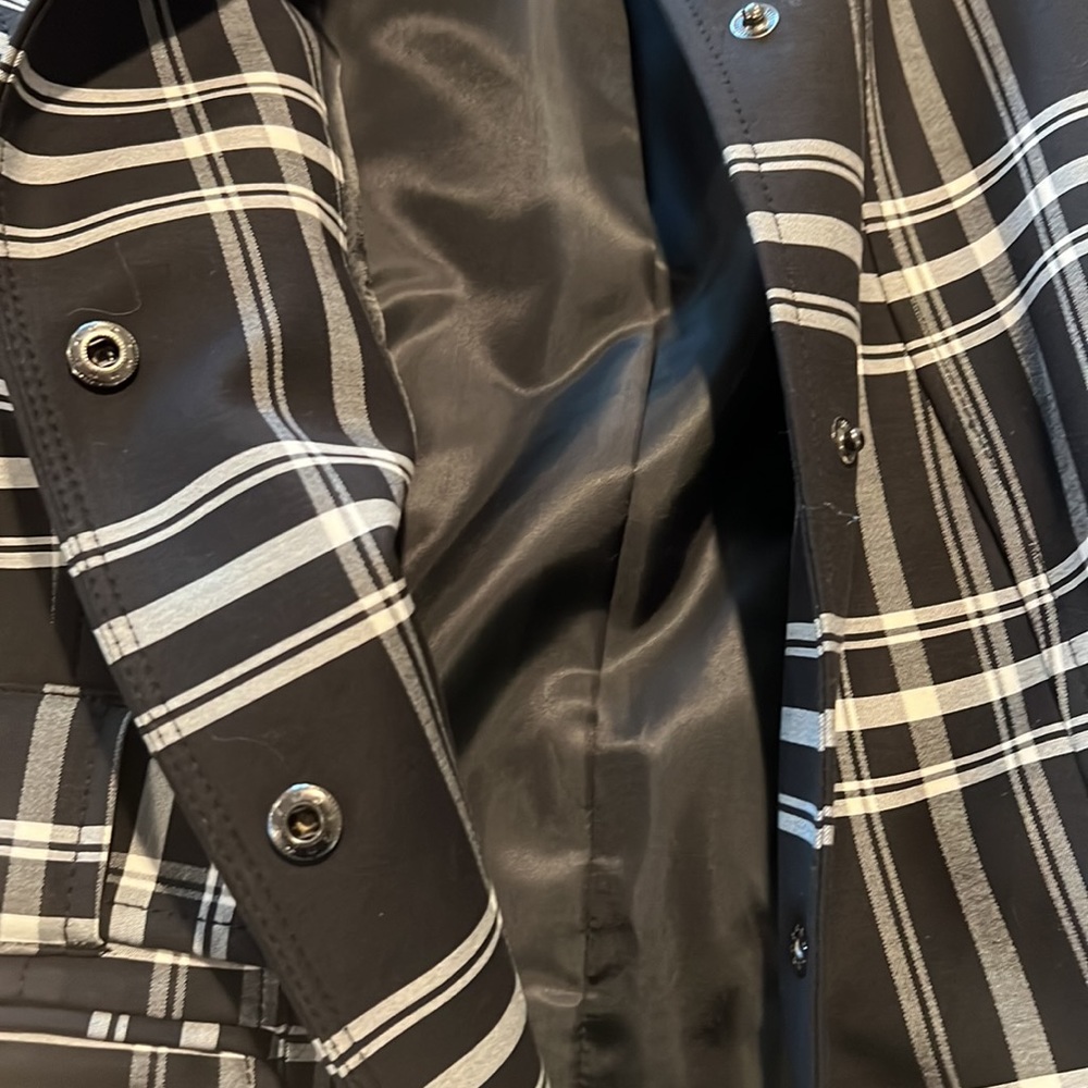 Jones New York stretch raincoat short trench. B&W plaid. - Picture 9 of 9